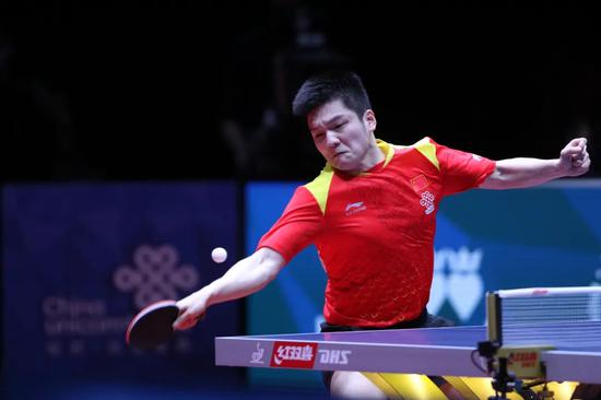 他在球场上 他在球场上